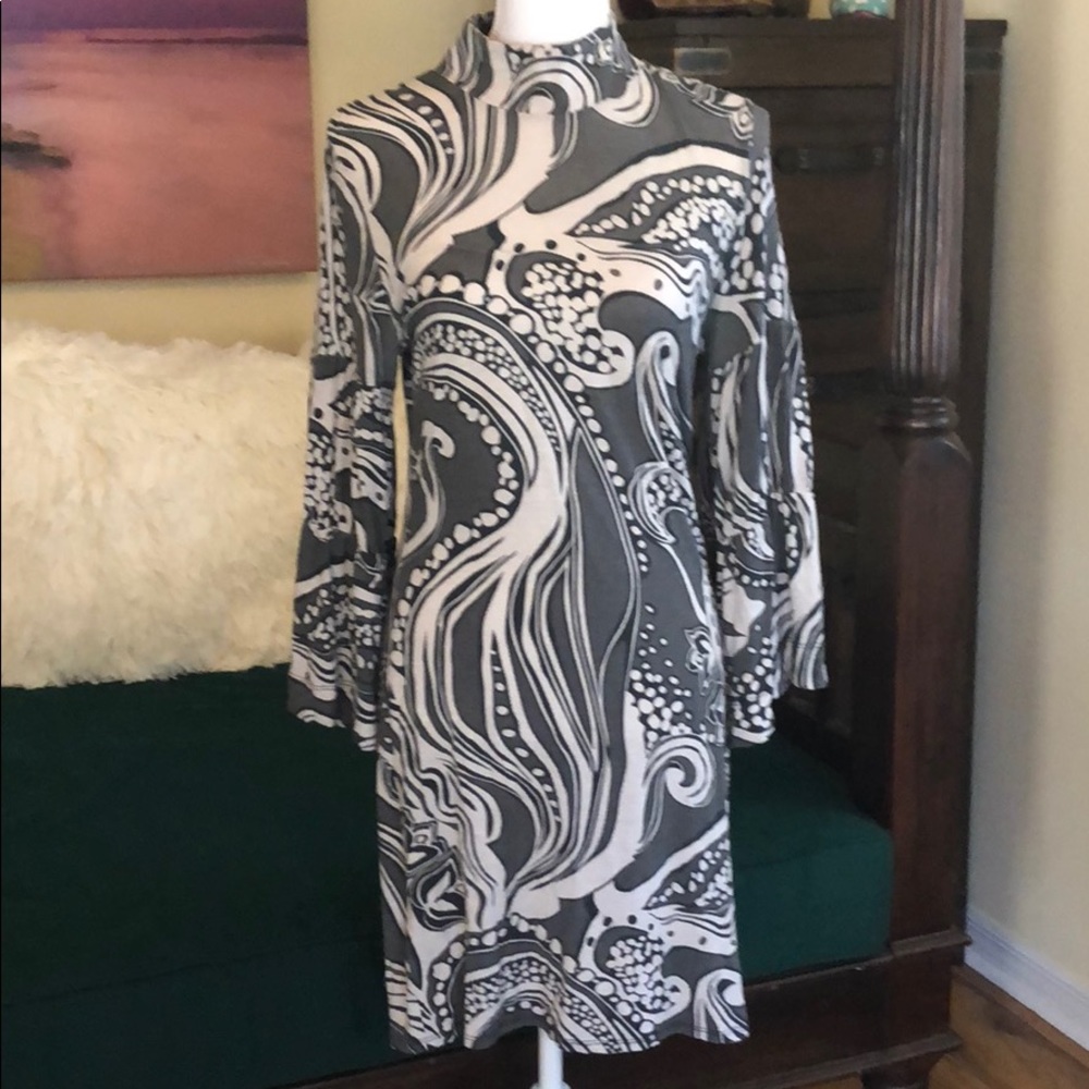 CURTSEY MINI DRESS